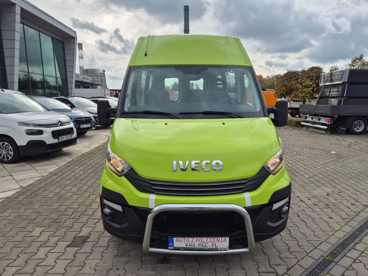 Iveco Daily 35S12 Hi-Matic / 10 Seats / Super Condition - Microbuz, Transport persoane: Foto 4 Iveco Daily 35S12 Hi-Matic / 10 Seats / Super Condition - Microbuz, Transport persoane: Foto 4