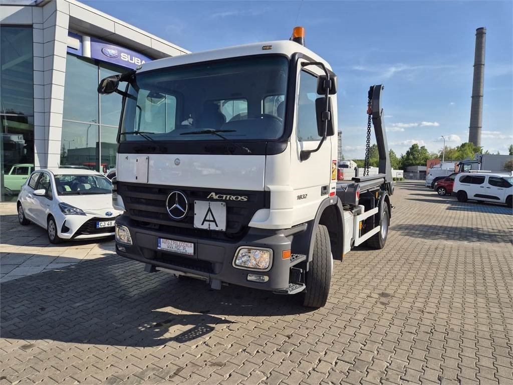 Mercedes-Benz Actros 1832 / FORNAL 180 / 1 OWNER / SERVICED! - Camion container de gunoi: Foto 3 Mercedes-Benz Actros 1832 / FORNAL 180 / 1 OWNER / SERVICED! - Camion container de gunoi: Foto 3