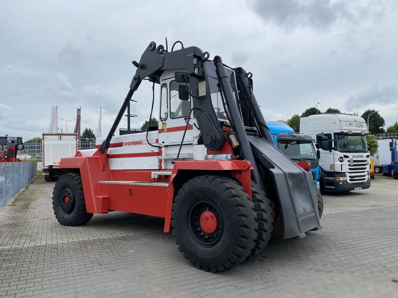 Svetruck TMF 12/9 HB / 1 Owner / Reach Stacker / Elme Sprea DER - Motostivuitor: Foto 1 Svetruck TMF 12/9 HB / 1 Owner / Reach Stacker / Elme Sprea DER - Motostivuitor: Foto 1