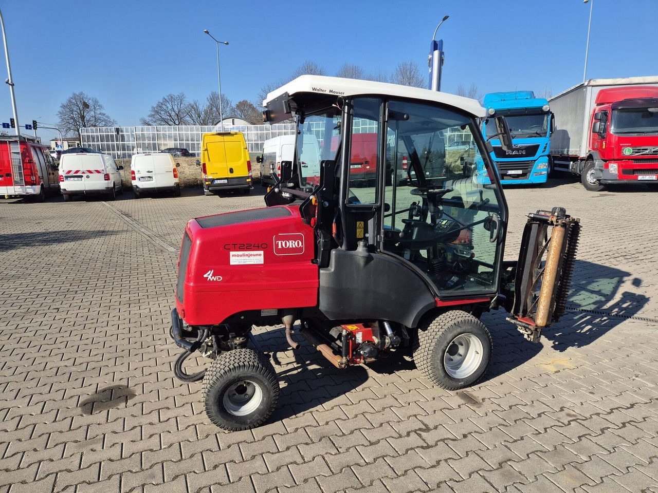 Toro CT2240 / 4WD / Like NEW / Only 1681MTH - Maşină de tuns iarba: Foto 3 Toro CT2240 / 4WD / Like NEW / Only 1681MTH - Maşină de tuns iarba: Foto 3