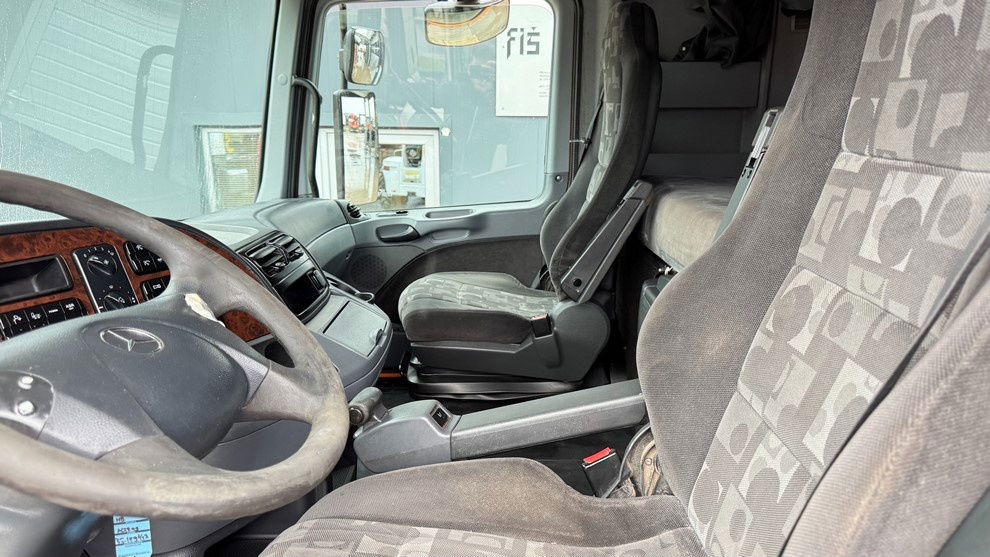 Cap tractor Mercedes-Benz Actros 1844 4x2 - tractor unit - retarder: Foto 18