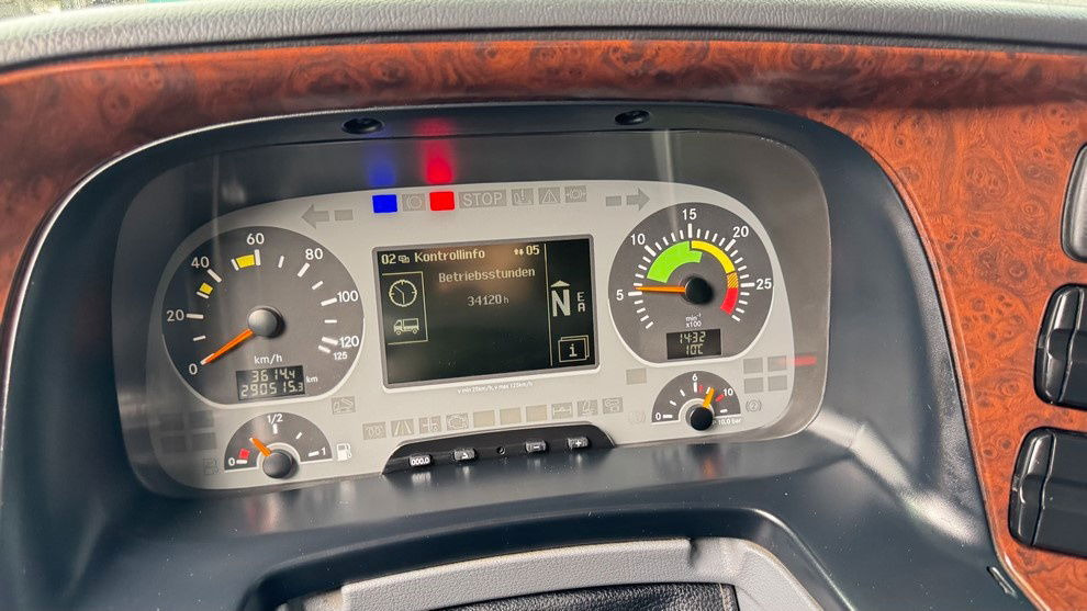 Cap tractor Mercedes-Benz Actros 1844 4x2 - tractor unit - retarder: Foto 22