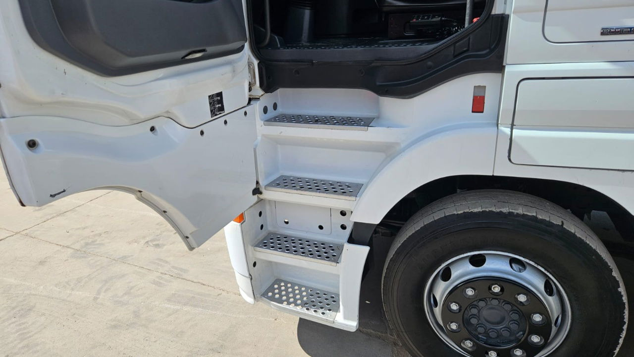 Cap tractor Mercedes-Benz Actros 1844 LS 4x2 tractor unit: Foto 20