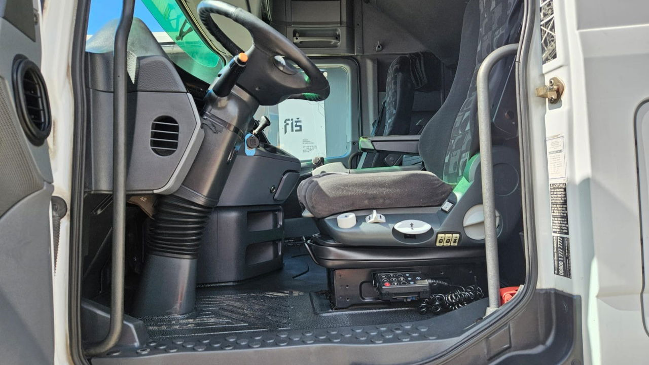 Cap tractor Mercedes-Benz Actros 1844 LS 4x2 tractor unit: Foto 21