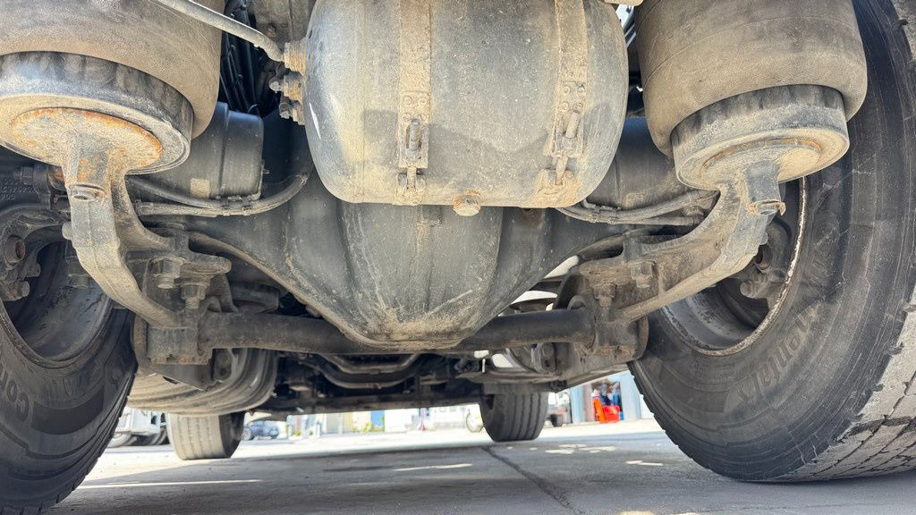 Cap tractor Mercedes-Benz Actros 1853 LS 4x2 tractor unit - retarder - tipp. hydraulics: Foto 15