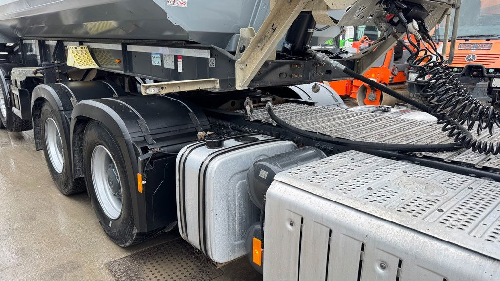 Mercedes-Benz Arocs 2651 6X4 tipp. hydr. - turbo retarder - Cap tractor: Foto 4 Mercedes-Benz Arocs 2651 6X4 tipp. hydr. - turbo retarder - Cap tractor: Foto 4