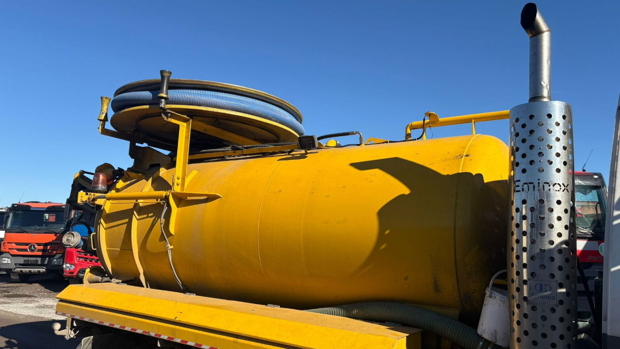 DAF AE55 4x2 vacuum + pressure truck - 8000 liters - Maşină pentru vidanjări: Foto 4 DAF AE55 4x2 vacuum + pressure truck - 8000 liters - Maşină pentru vidanjări: Foto 4