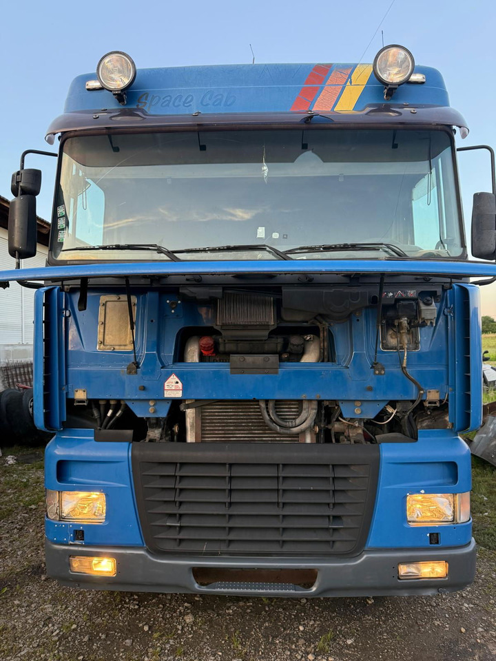 DAF XF 95.380 6X2 stake body - Camion platformă: Foto 4 DAF XF 95.380 6X2 stake body - Camion platformă: Foto 4