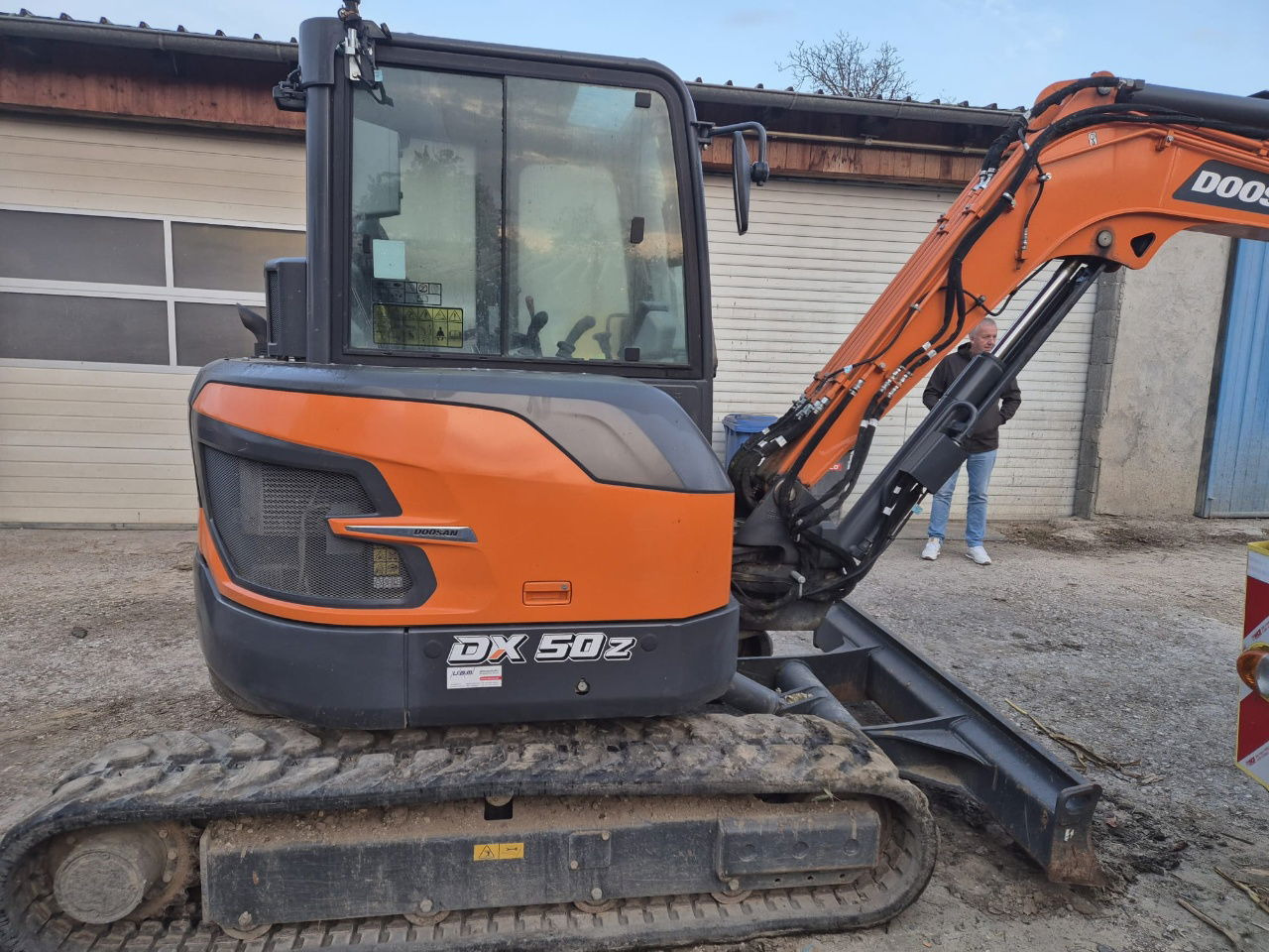 Doosan DX50Z-7 - Powertilt - 2022 Year - 320 Working Hours - Mini excavator: Foto 3 Doosan DX50Z-7 - Powertilt - 2022 Year - 320 Working Hours - Mini excavator: Foto 3
