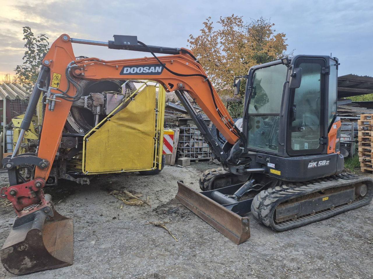 Doosan DX50Z-7 - Powertilt - 2022 Year - 320 Working Hours - Mini excavator: Foto 1 Doosan DX50Z-7 - Powertilt - 2022 Year - 320 Working Hours - Mini excavator: Foto 1