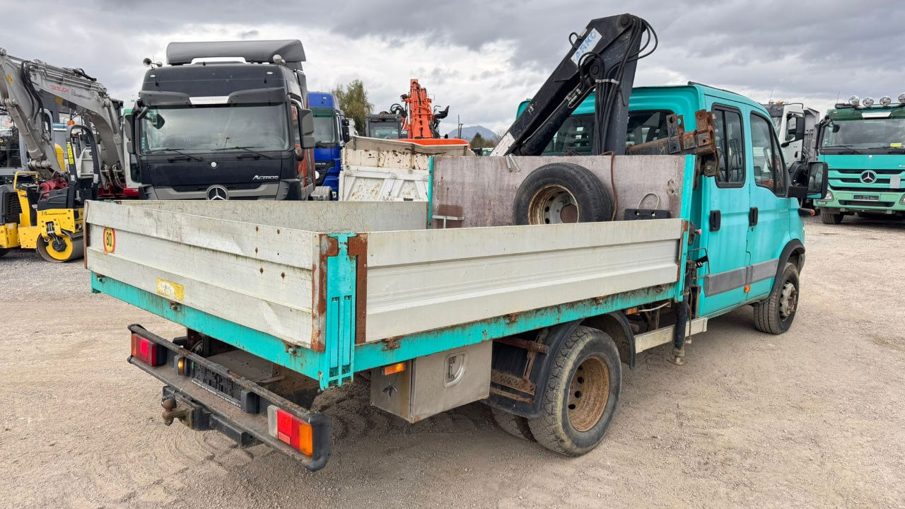 Iveco Daily 65 C15 stake body - Hiab 045-3 - 7.5M - Autoutilitară cu platformă, Autoutilitară cabină dublă: Foto 3 Iveco Daily 65 C15 stake body - Hiab 045-3 - 7.5M - Autoutilitară cu platformă, Autoutilitară cabină dublă: Foto 3