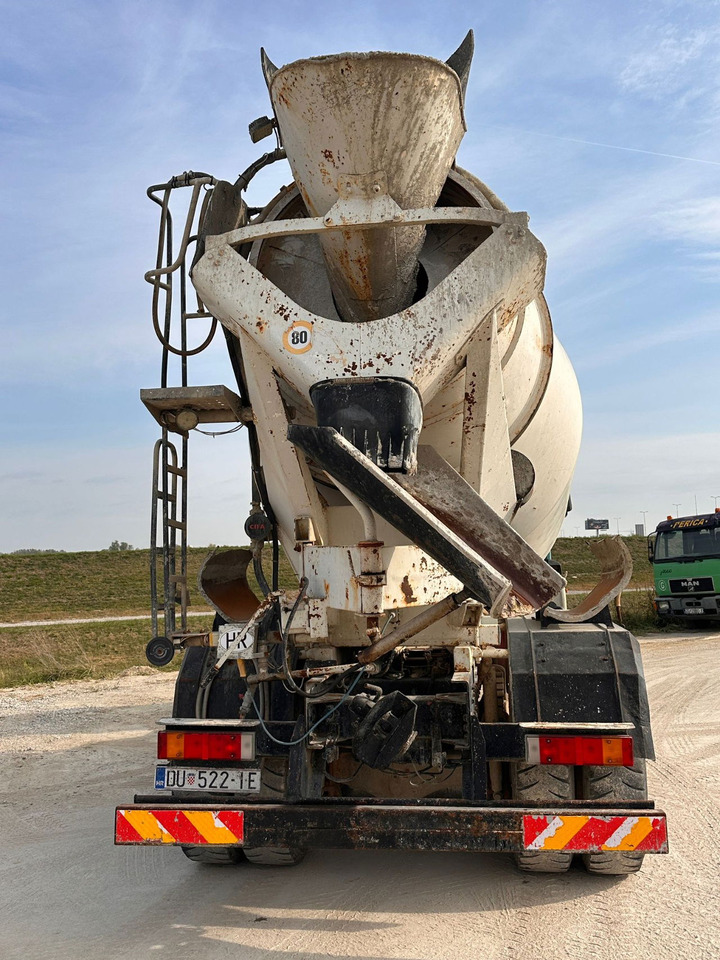 Iveco Eurotrakker 260E35W 6x6 mixer - 7m3 - Autobetonieră: Foto 4 Iveco Eurotrakker 260E35W 6x6 mixer - 7m3 - Autobetonieră: Foto 4