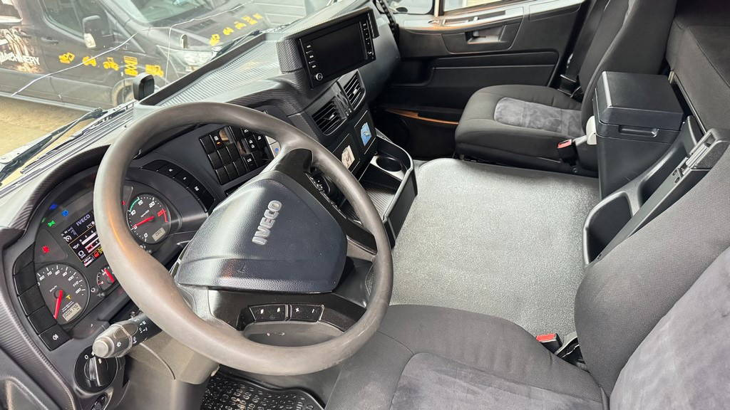 Leasing de Iveco Trakker 460 8x4 meiller tipper - euro 6  Iveco Trakker 460 8x4 meiller tipper - euro 6: Foto 28