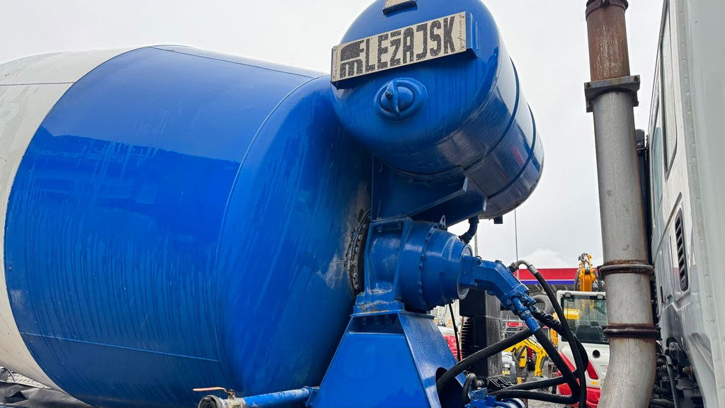 Iveco Trakker AD340TB45 8x4 mixer 9m3 - Autobetonieră: Foto 5 Iveco Trakker AD340TB45 8x4 mixer 9m3 - Autobetonieră: Foto 5