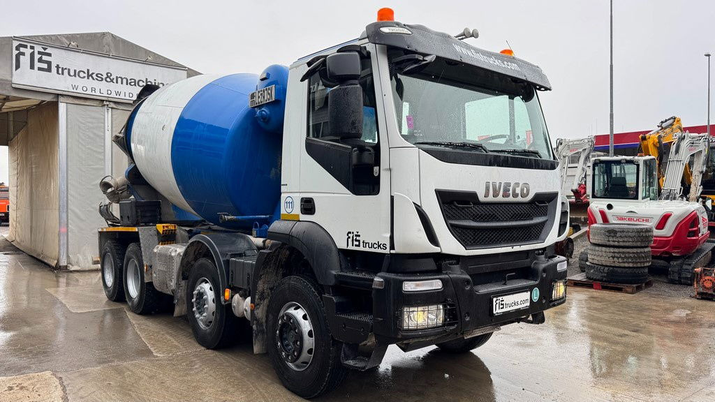 Iveco Trakker AD340TB45 8x4 mixer 9m3 - Autobetonieră: Foto 3 Iveco Trakker AD340TB45 8x4 mixer 9m3 - Autobetonieră: Foto 3