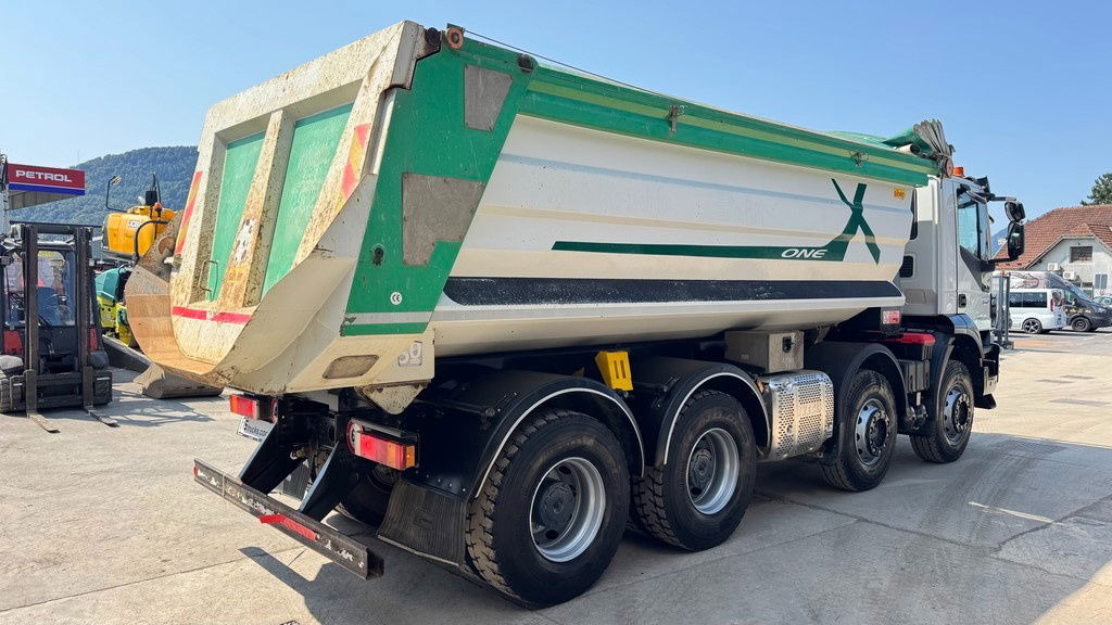Iveco Trakker AD410T45 8x4 20m3 - hydr. back - 72.000km - Camion basculantă: Foto 5 Iveco Trakker AD410T45 8x4 20m3 - hydr. back - 72.000km - Camion basculantă: Foto 5