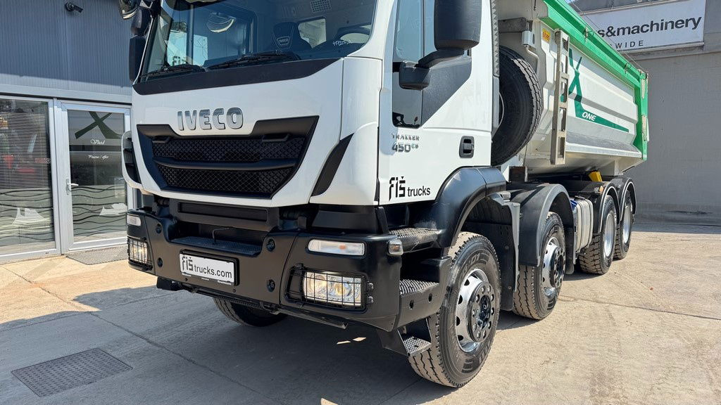 Iveco Trakker AD410T45 8x4 20m3 - hydr. back - 72.000km - Camion basculantă: Foto 2 Iveco Trakker AD410T45 8x4 20m3 - hydr. back - 72.000km - Camion basculantă: Foto 2