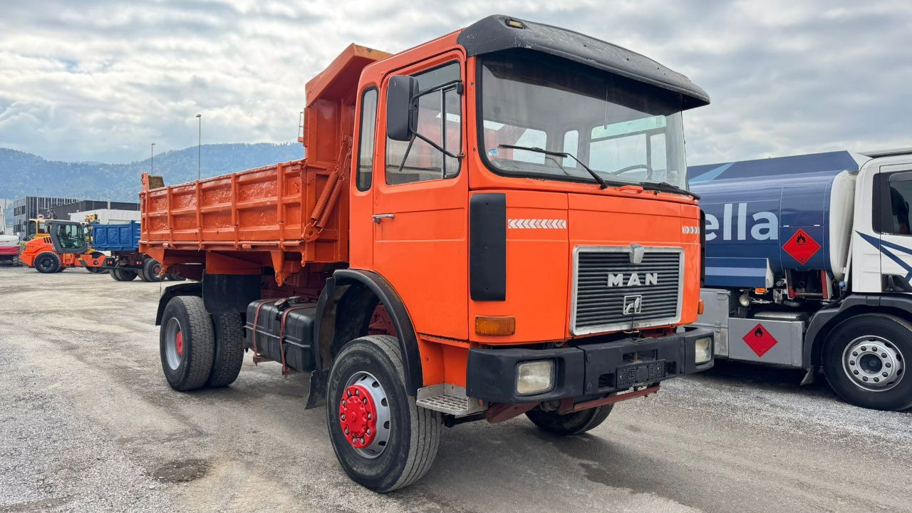 MAN 19.331 4X4 3 sided tipper - ZF Gearbox - Camion basculantă: Foto 3 MAN 19.331 4X4 3 sided tipper - ZF Gearbox - Camion basculantă: Foto 3