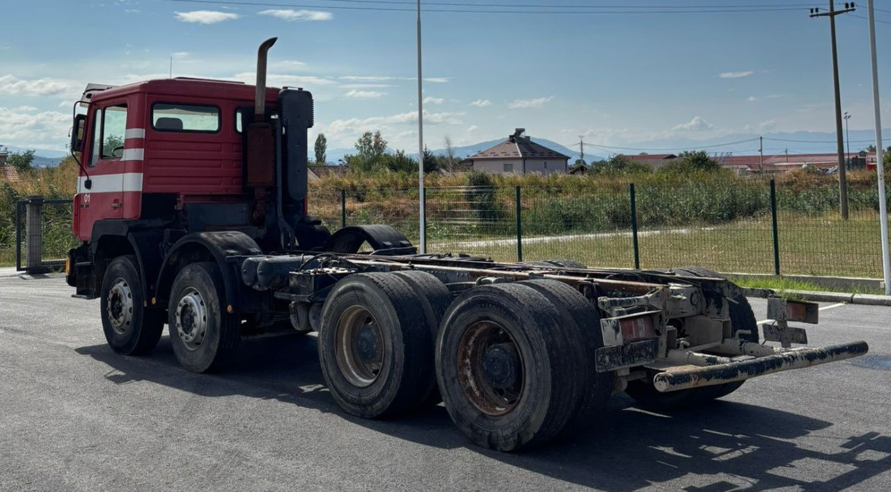 MAN 32.322 8x4 chassis - spring - Camion şasiu: Foto 4 MAN 32.322 8x4 chassis - spring - Camion şasiu: Foto 4