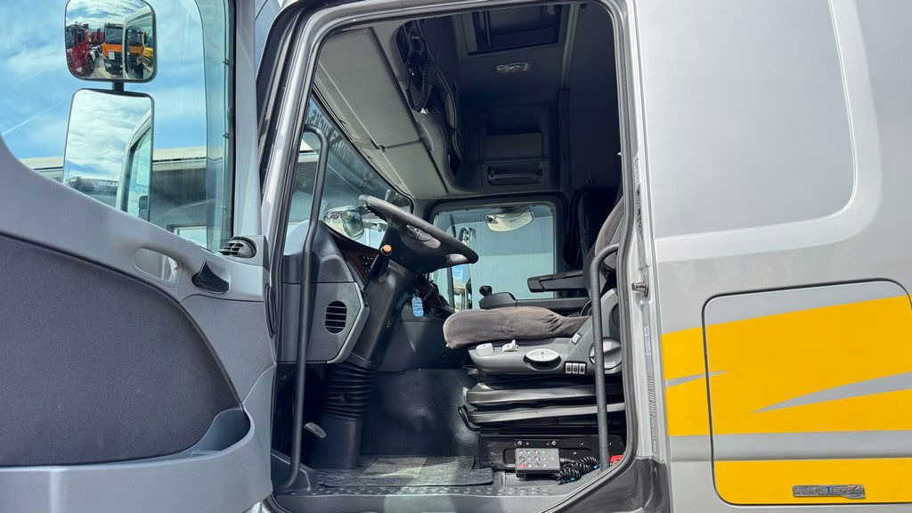 Camion platformă, Camion cu macara Mercedes-Benz Actros 2541 6x2 stake body - Hiab XS 144 Hipro 17.3M: Foto 24