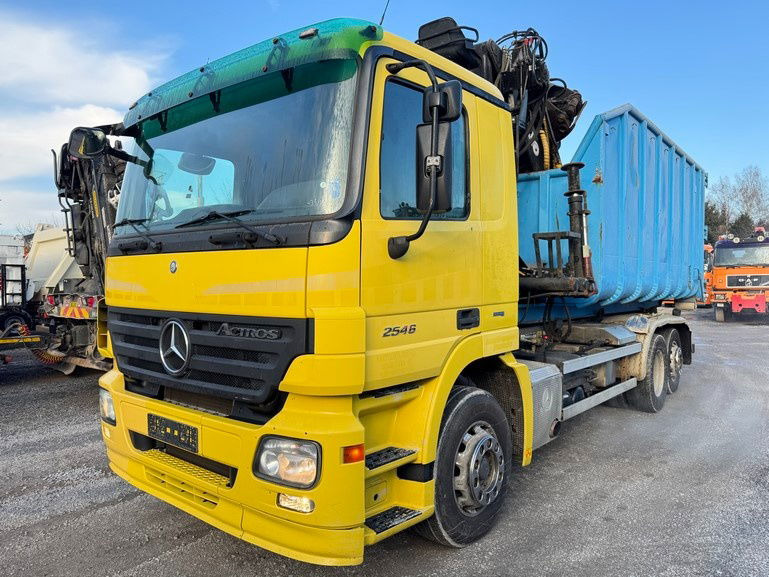 Mercedes-Benz Actros 2546 6x2 abroll tipper - crane LIV - scissors - retarder - lifting axle - Camion transport containere/ Swap body: Foto 1 Mercedes-Benz Actros 2546 6x2 abroll tipper - crane LIV - scissors - retarder - lifting axle - Camion transport containere/ Swap body: Foto 1