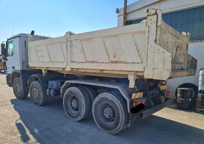 Mercedes-Benz Actros 4144 K 8x4 3 sided tipper - 1st owner - Camion basculantă: Foto 5 Mercedes-Benz Actros 4144 K 8x4 3 sided tipper - 1st owner - Camion basculantă: Foto 5