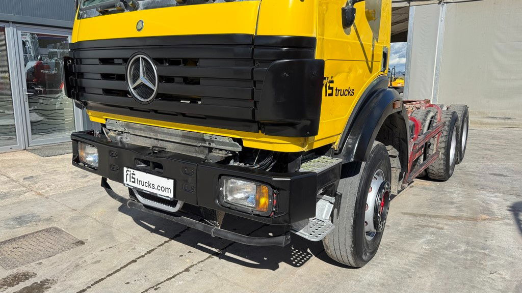 Mercedes-Benz SK 2627 6x4 chassis - V6 - full spring - Camion şasiu: Foto 2 Mercedes-Benz SK 2627 6x4 chassis - V6 - full spring - Camion şasiu: Foto 2