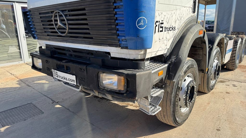Mercedes-Benz SK 3234 8x4 chassis - Camion şasiu: Foto 2 Mercedes-Benz SK 3234 8x4 chassis - Camion şasiu: Foto 2