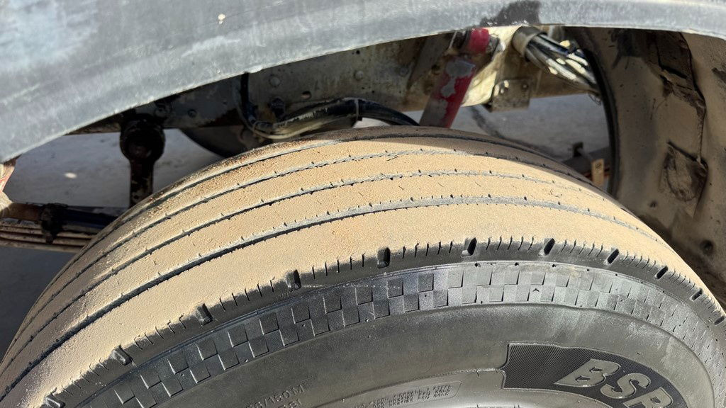 Camion şasiu Mercedes-Benz SK 3234 8x4 chassis: Foto 11