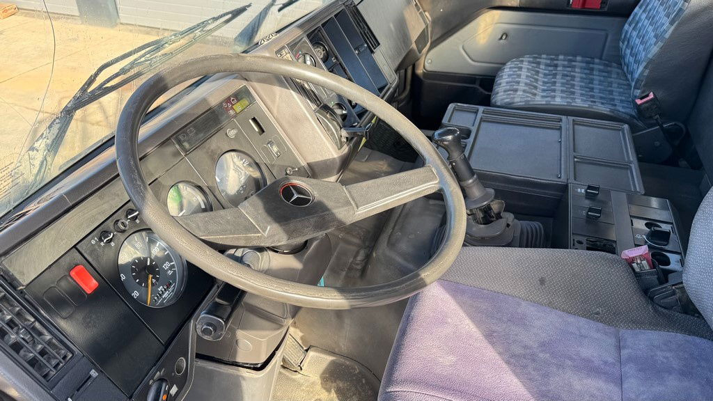 Camion şasiu Mercedes-Benz SK 3234 8x4 chassis: Foto 19