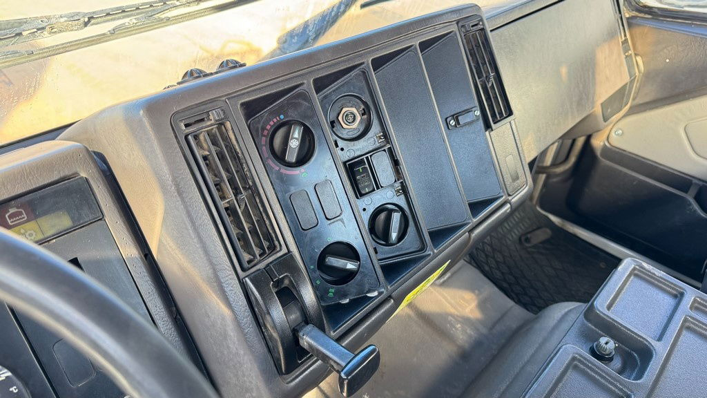 Camion şasiu Mercedes-Benz SK 3234 8x4 chassis: Foto 23