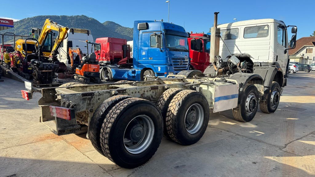 Mercedes-Benz SK 3234 8x4 chassis - Camion şasiu: Foto 5 Mercedes-Benz SK 3234 8x4 chassis - Camion şasiu: Foto 5