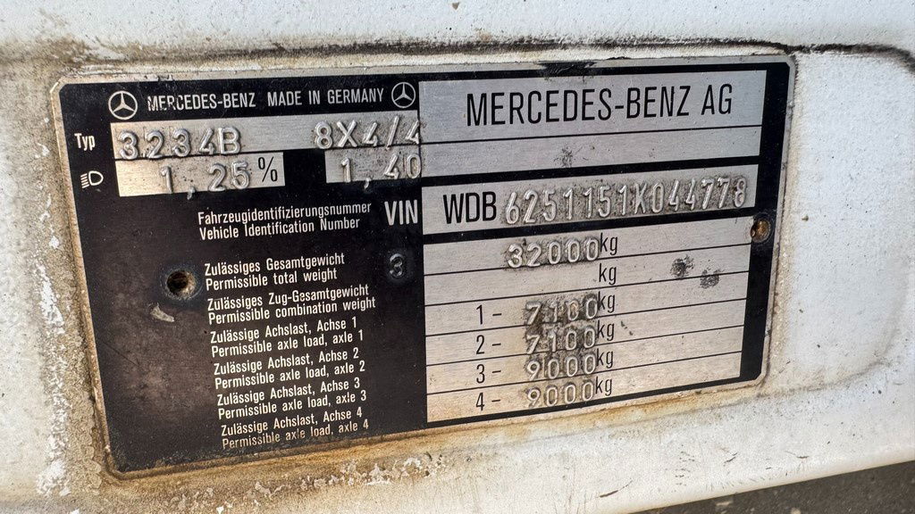 Camion şasiu Mercedes-Benz SK 3234 8x4 chassis: Foto 26
