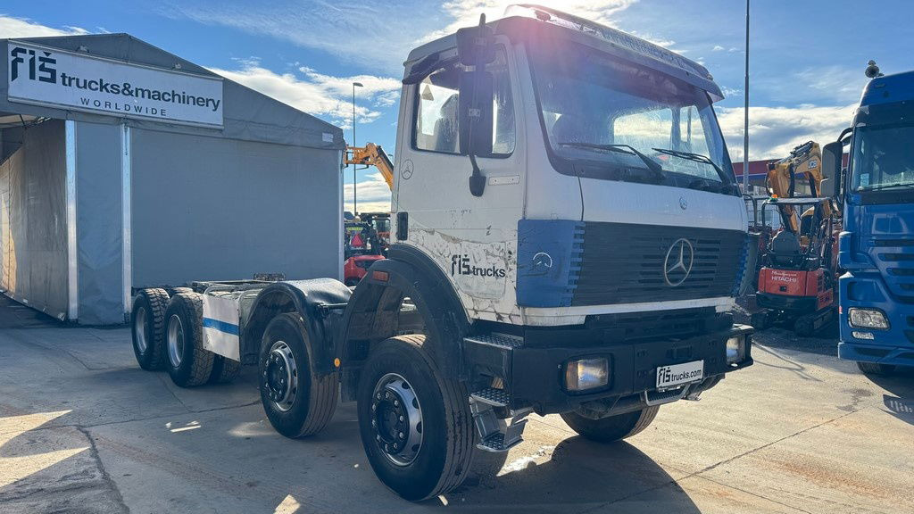 Mercedes-Benz SK 3234 8x4 chassis - Camion şasiu: Foto 3 Mercedes-Benz SK 3234 8x4 chassis - Camion şasiu: Foto 3