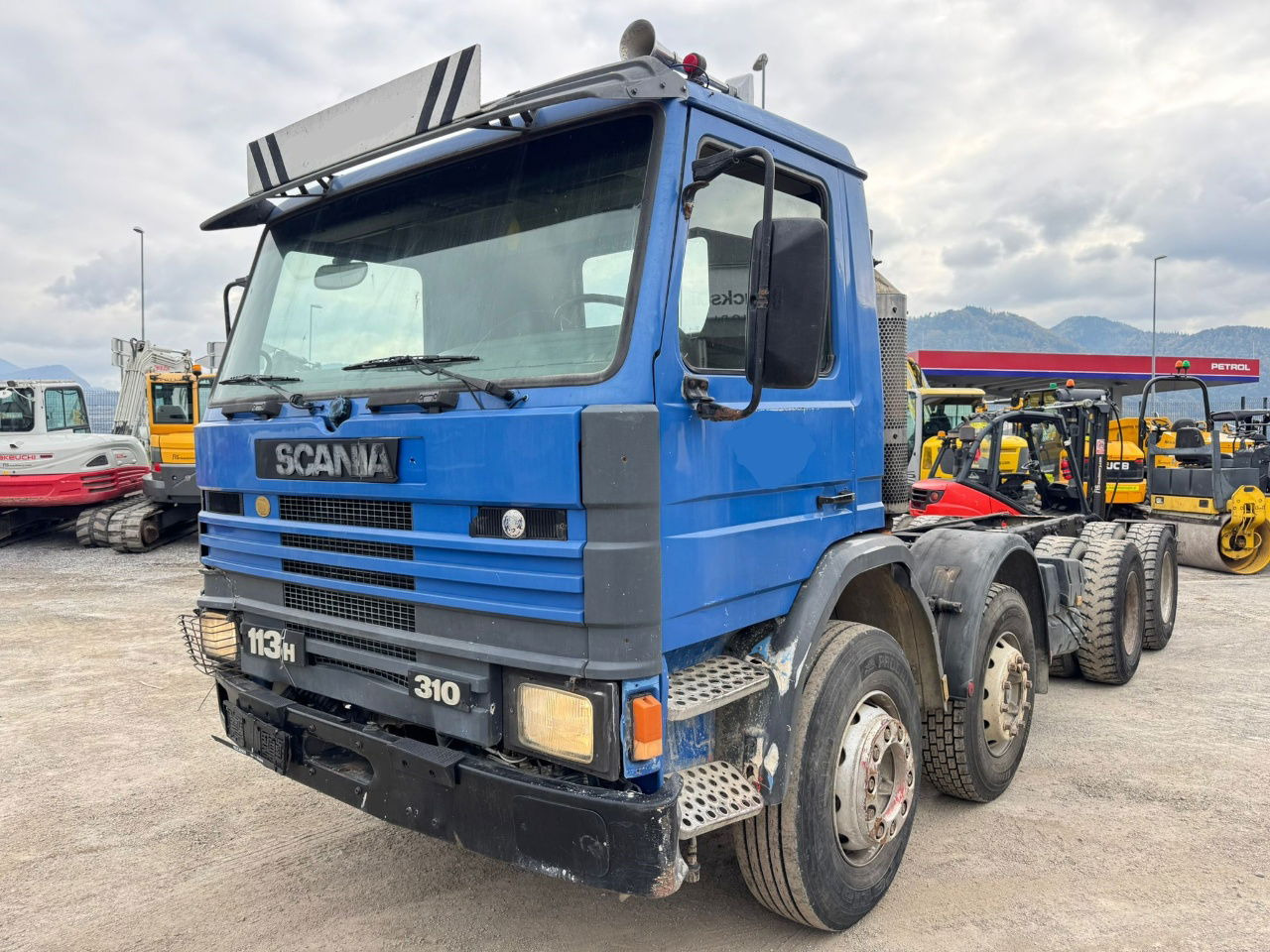 Scania 113H 310 8x4 chassis - full spring - Camion şasiu: Foto 1 Scania 113H 310 8x4 chassis - full spring - Camion şasiu: Foto 1