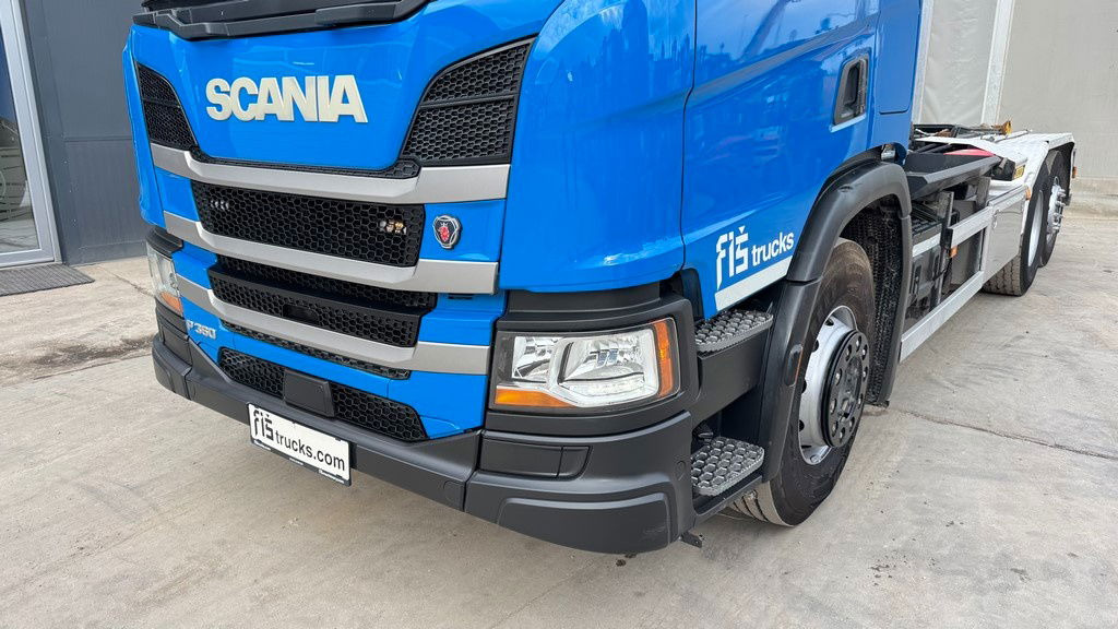 Scania P 360 6x2 palfinger abroll tipper - steering axle - Camion transport containere/ Swap body: Foto 2 Scania P 360 6x2 palfinger abroll tipper - steering axle - Camion transport containere/ Swap body: Foto 2