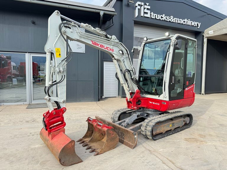 Takeuchi TB230 - Powertilt - 3X Buckets - 2021 Year - TOP - Mini excavator: Foto 1 Takeuchi TB230 - Powertilt - 3X Buckets - 2021 Year - TOP - Mini excavator: Foto 1
