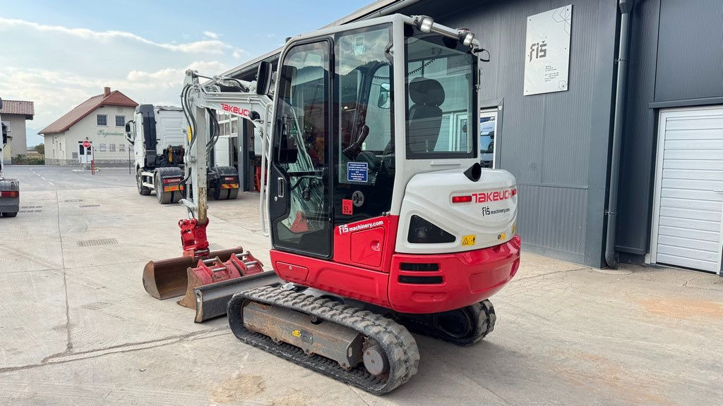 Takeuchi TB230 - Powertilt - 3X Buckets - 2021 Year - TOP - Mini excavator: Foto 4 Takeuchi TB230 - Powertilt - 3X Buckets - 2021 Year - TOP - Mini excavator: Foto 4