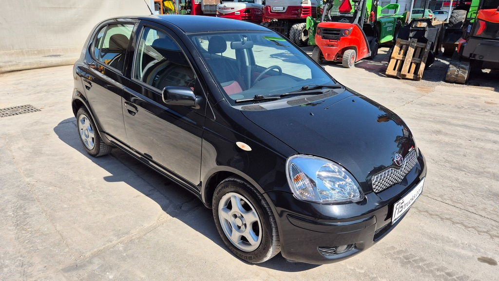 Toyota Yaris 1.3 - Petrol - 5 Doors - AC - Hatchback: Foto 3 Toyota Yaris 1.3 - Petrol - 5 Doors - AC - Hatchback: Foto 3