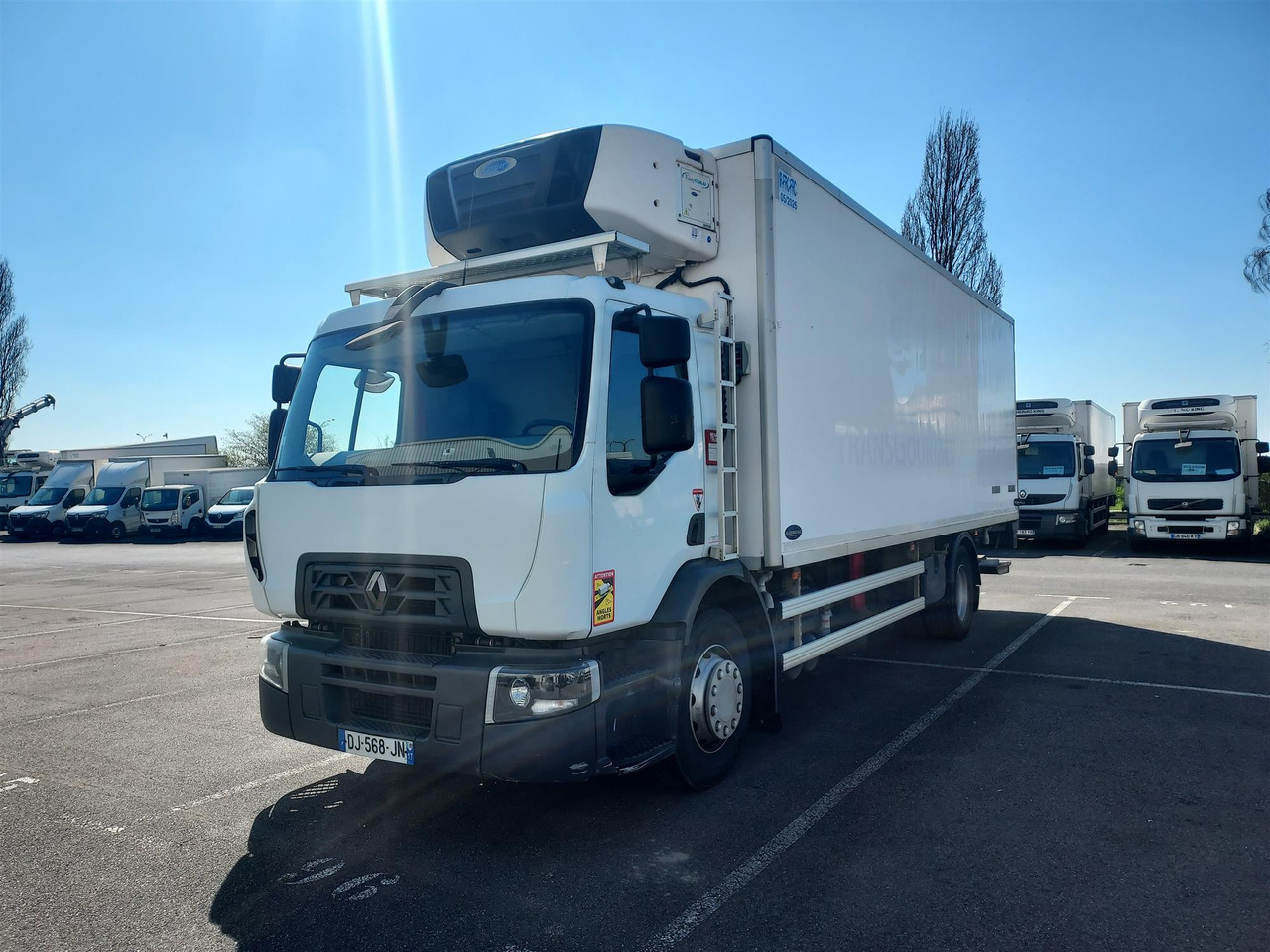 RENAULT D Wide - Camion frigider: Foto 1 RENAULT D Wide - Camion frigider: Foto 1