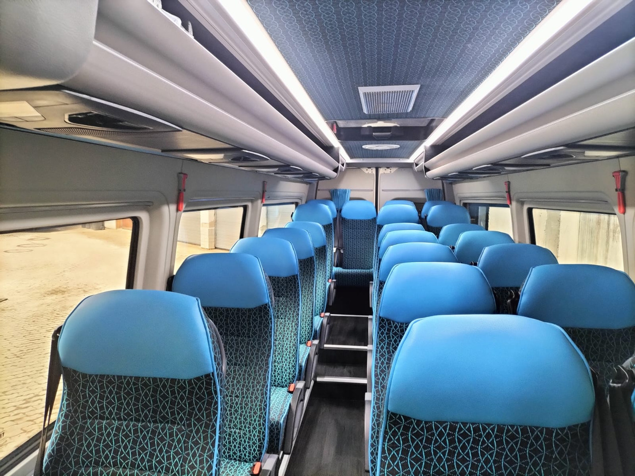 Mercedes Benz Sprinter 519cdi / Reisebus / ATOS 22+1+1 / Automatik / Telma / TV / Kühlschrank / USB - Microbuz, Transport persoane: Foto 5 Mercedes Benz Sprinter 519cdi / Reisebus / ATOS 22+1+1 / Automatik / Telma / TV / Kühlschrank / USB - Microbuz, Transport persoane: Foto 5