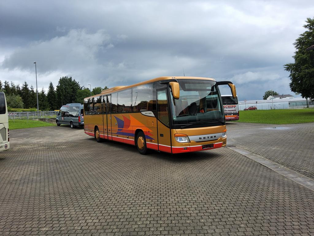 Setra S 415 UL/GT 53+2+1 / ZF / 354 PS - Autobuz interurban: Foto 1 Setra S 415 UL/GT 53+2+1 / ZF / 354 PS - Autobuz interurban: Foto 1