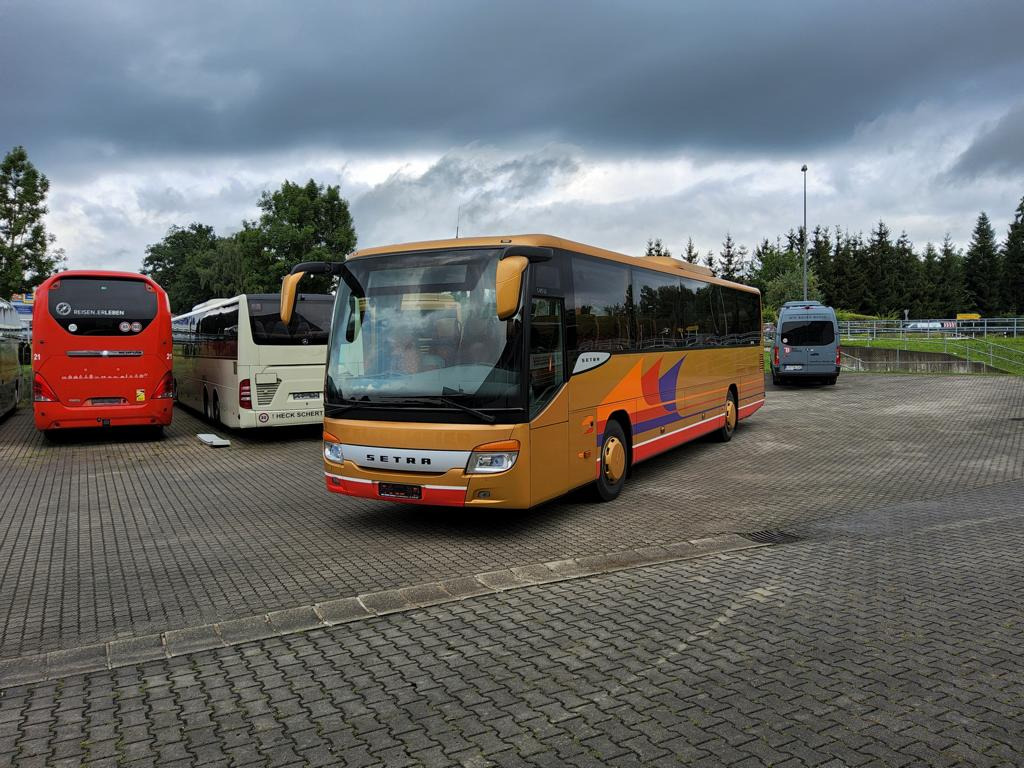 Setra S 415 UL/GT 53+2+1 / ZF / 354 PS - Autobuz interurban: Foto 2 Setra S 415 UL/GT 53+2+1 / ZF / 354 PS - Autobuz interurban: Foto 2