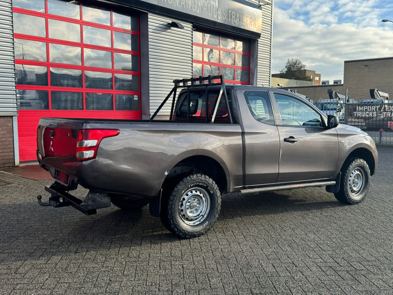 Mitsubishi L200 4*4 airco - Pick-up: Foto 5 Mitsubishi L200 4*4 airco - Pick-up: Foto 5