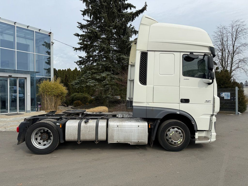 DAF XF460 EURO 6 MEGA/lowdeck - Cap tractor: Foto 3 DAF XF460 EURO 6 MEGA/lowdeck - Cap tractor: Foto 3