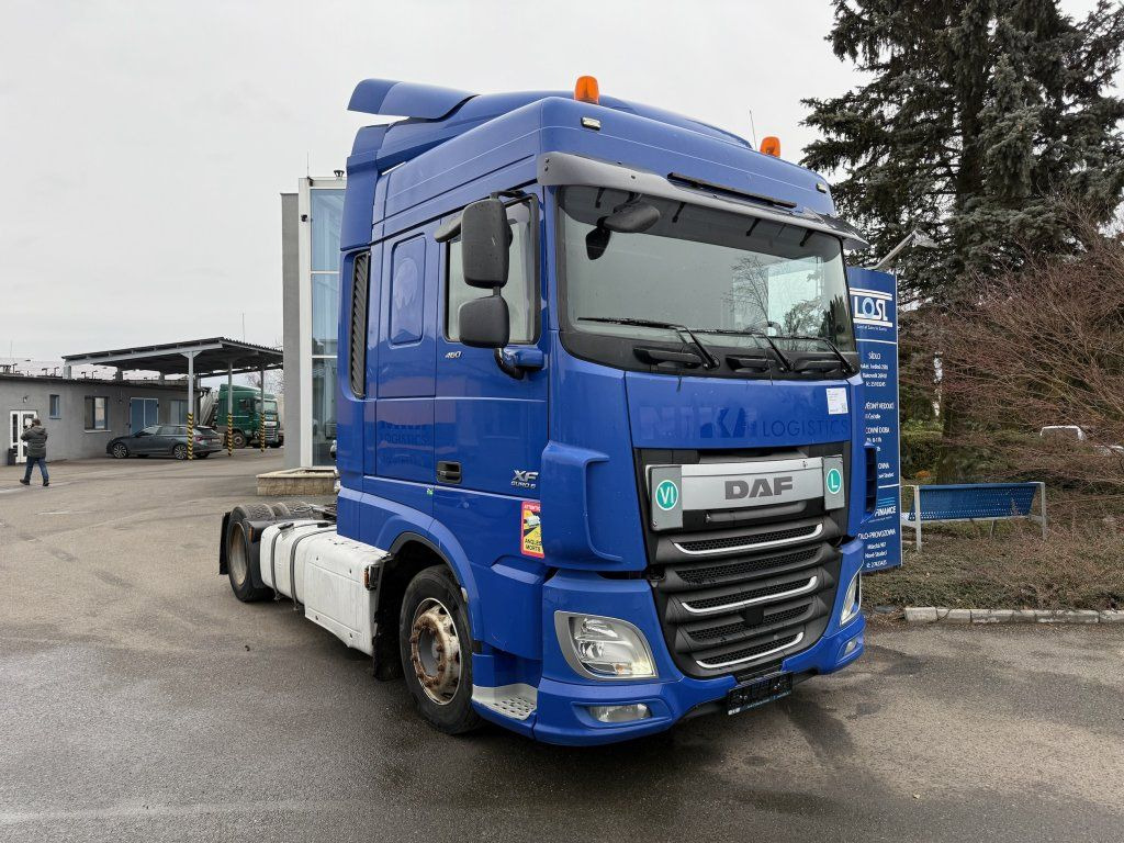 DAF XF460 EURO 6 MEGA/lowdeck - Cap tractor: Foto 2 DAF XF460 EURO 6 MEGA/lowdeck - Cap tractor: Foto 2