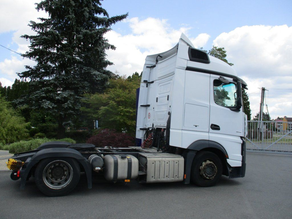 Mercedes-Benz 1845 Actros EURO 6 MEGA/lowdeck - Cap tractor: Foto 4 Mercedes-Benz 1845 Actros EURO 6 MEGA/lowdeck - Cap tractor: Foto 4