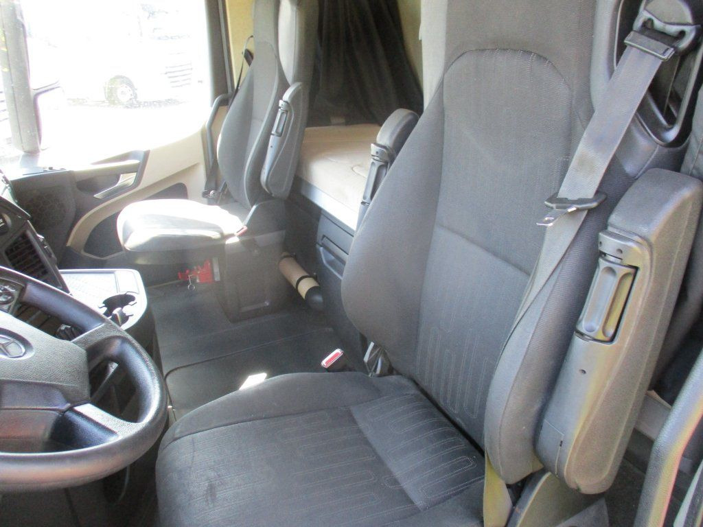 Cap tractor Mercedes-Benz 1845 Actros EURO 6 MEGA/lowdeck: Foto 14