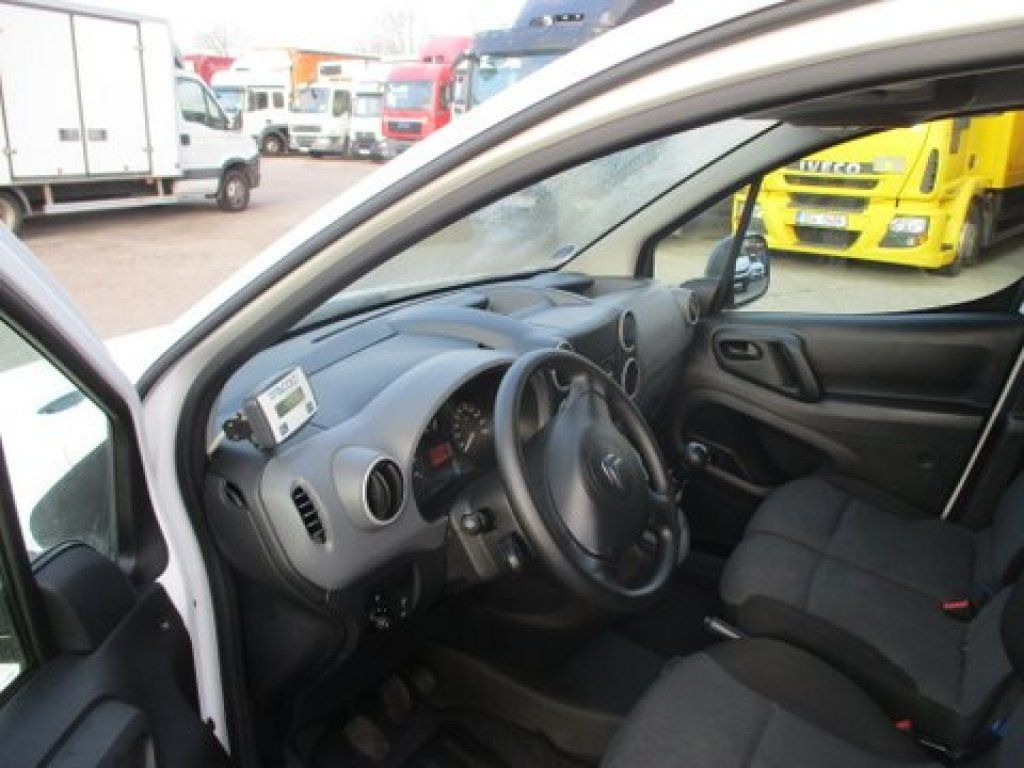 Citroën Berlingo izotherm - Autoutilitară frigorifica: Foto 5 Citroën Berlingo izotherm - Autoutilitară frigorifica: Foto 5