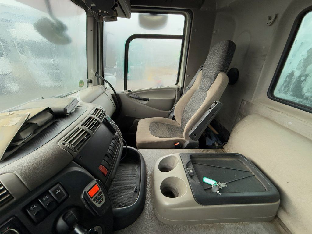Leasing de  DAF CF85.460 8x4 S3 EURO 5 DAF CF85.460 8x4 S3 EURO 5: Foto 16
